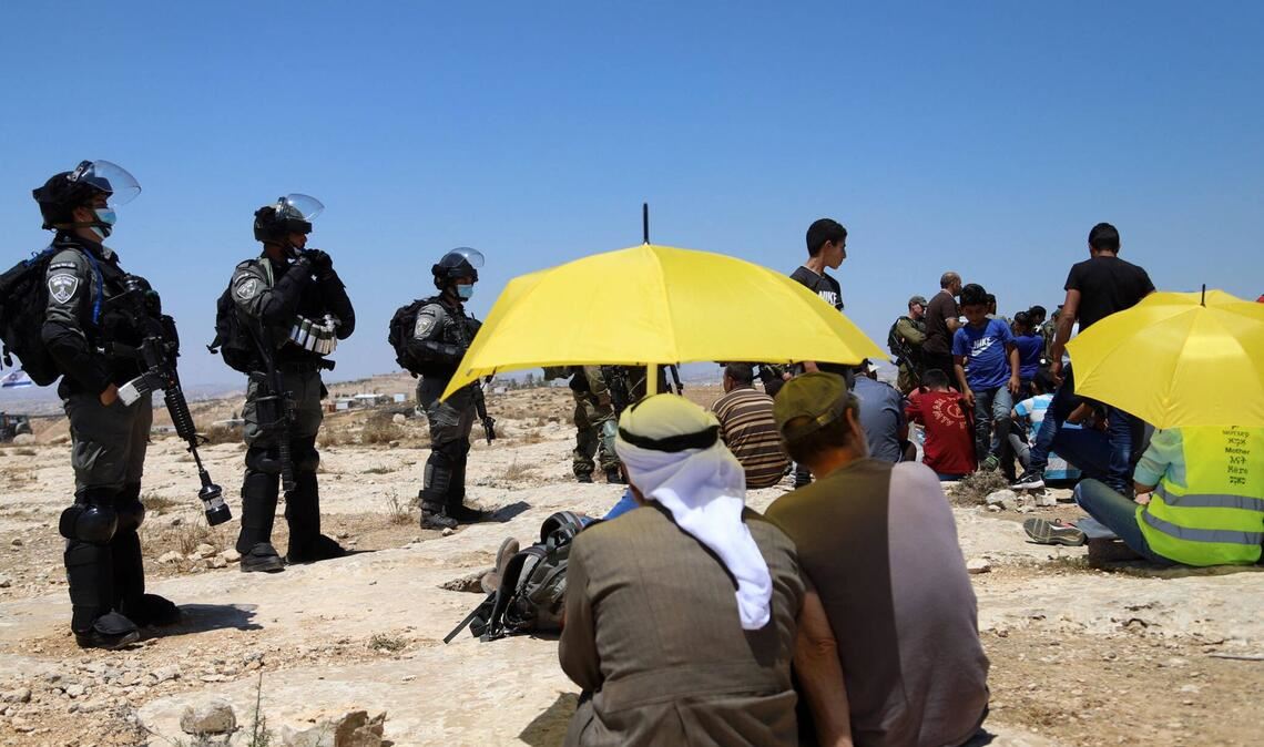 Auf dem Foto zu sehen sind Proteste gegen die israelische Siedlungspolitik. Im Westjordanland protestierten am Mittwoch zahlreiche Menschen gegen die Einführung der Todesstrafe für Palästinenser (Archvi).