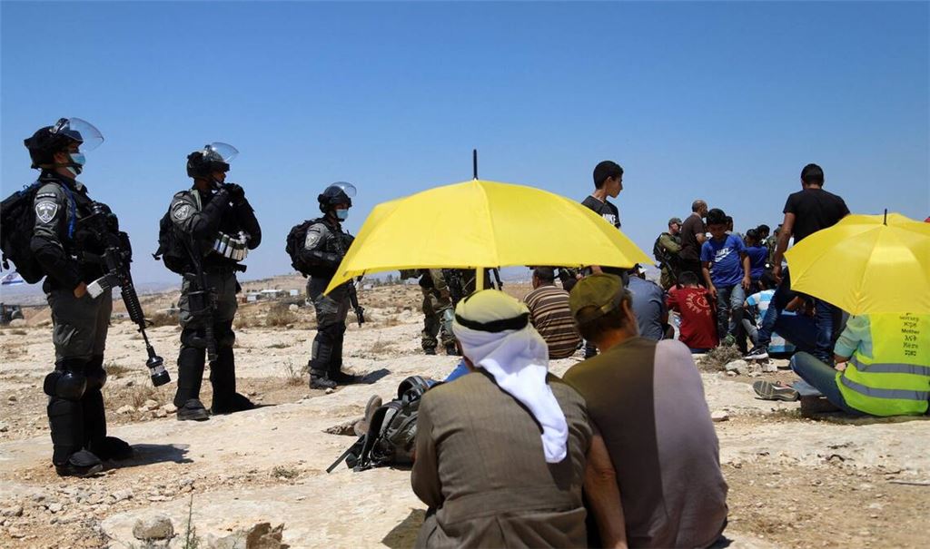 Auf dem Foto zu sehen sind Proteste gegen die israelische Siedlungspolitik. Im Westjordanland protestierten am Mittwoch zahlreiche Menschen gegen die Einführung der Todesstrafe für Palästinenser (Archvi).