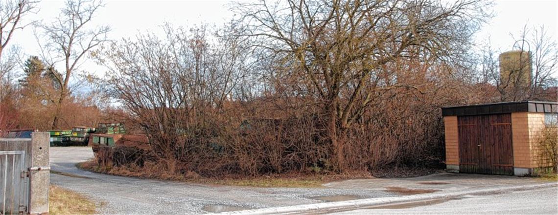 Auf dem Freigelände hinter dem Bauhof soll eine Flüchtlingsunterkunft entstehen.