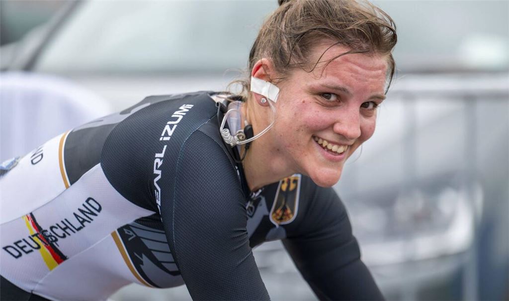 Auf dem Rad läuft es: Para-Athletin Maike Hausberger.