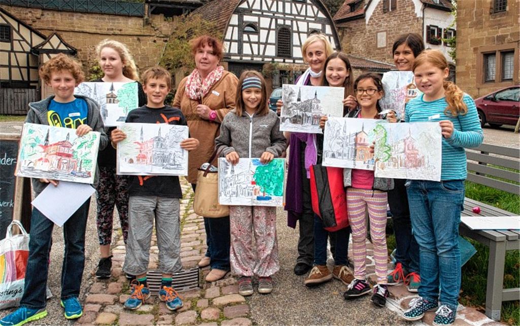 Auf den Spuren der ganz Großen: Der Künstlernachwuchs präsentiert die fertigen Bilder im Klosterhof.