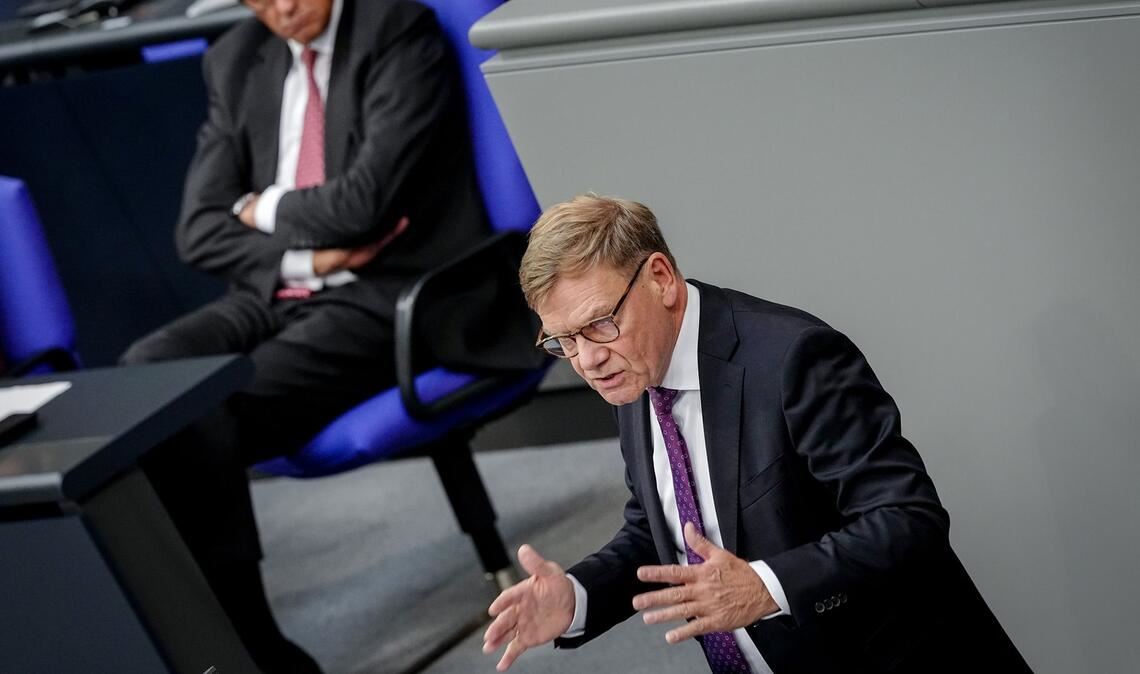 Auf den Wirbel um die Syrien-Äußerungen seines Außenministers Johann Wadephul hätte Kanzler Friedrich Merz (beide CDU) wohl gerne verzichtet.