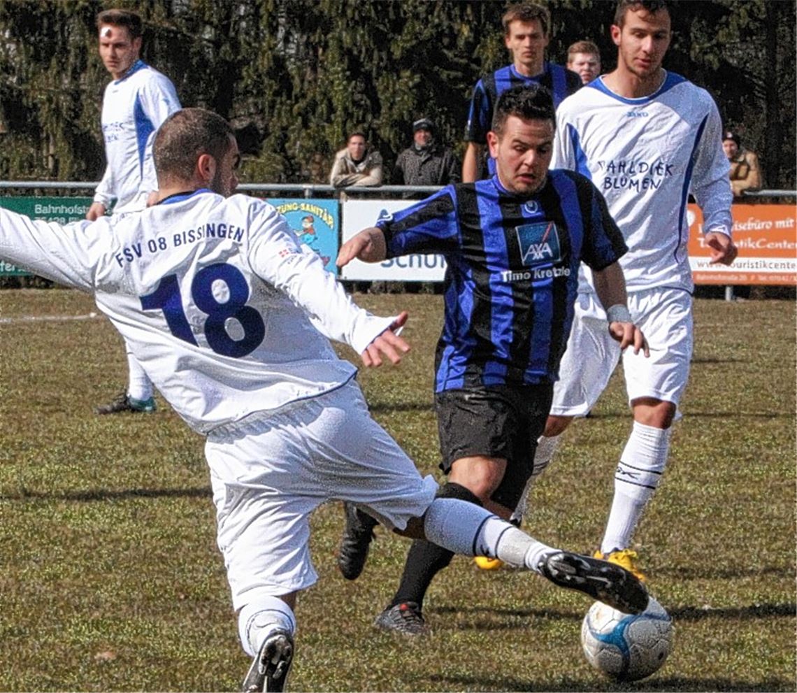 Auf den gesperrten Pasquale Arena, hier im Spiel gegen den FSV 08 Bissingen II am Ball, muss der SV Illingen am Sonntag verzichten. Auch sein Einsatz in der Relegation ist noch nicht sicher. Archivfoto: Eigner