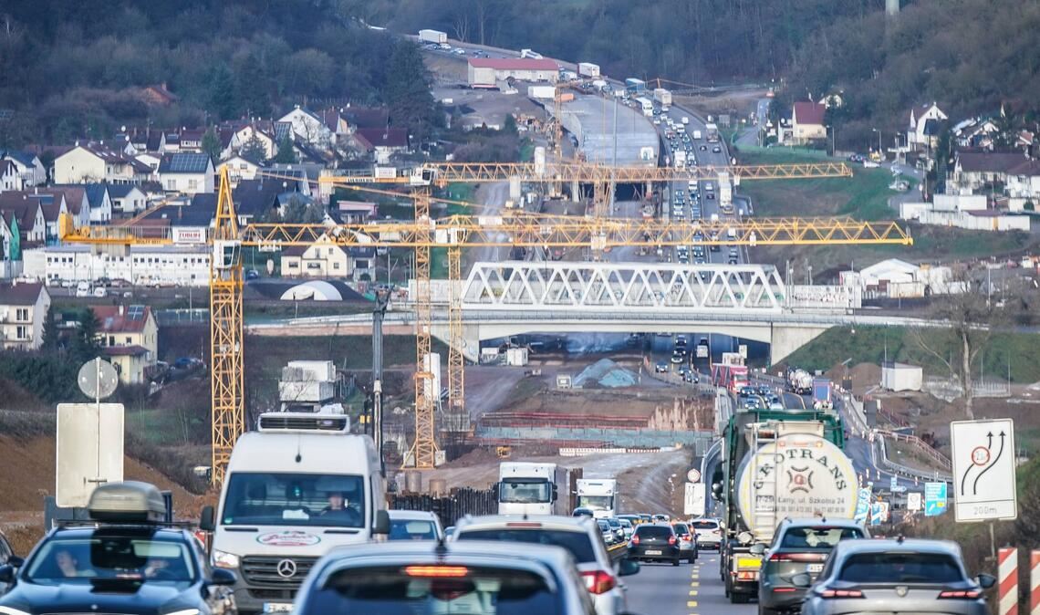 Auf der A8 bei Pforzheim wird am Wochenende die Fahrbahn ihn Richtung Stuttgart gesperrt (Archivbild).