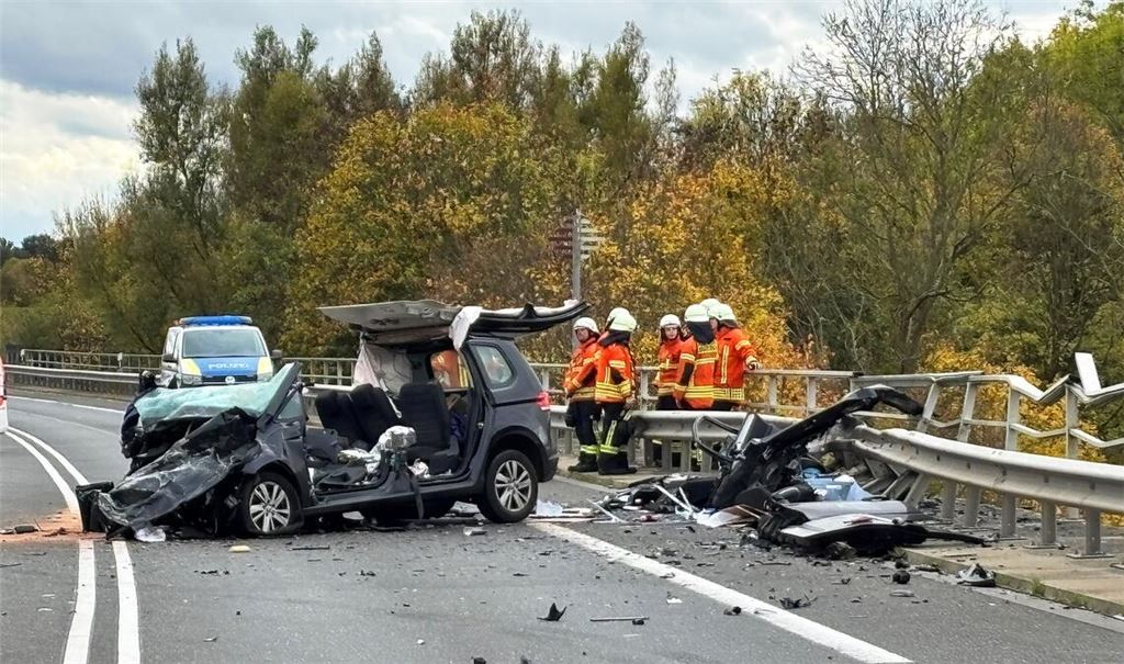 Auf der Bundesstraße 4 hat es einen schweren Unfall gegeben.