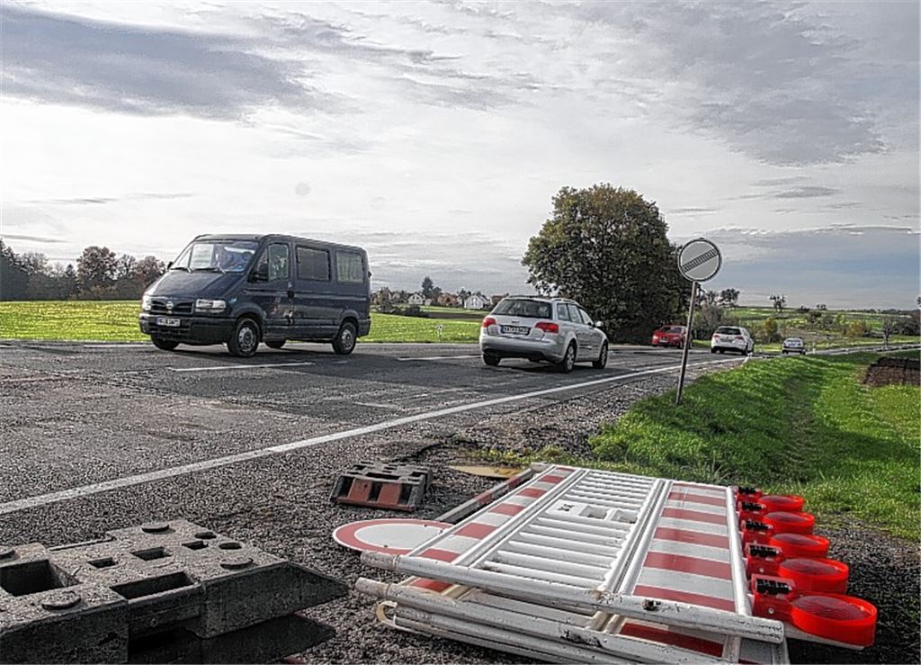 Auf der sanierten Bundesstraße bei Schmie rollt seit Freitag wieder der Verkehr.