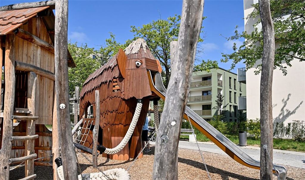 Auf die freie Stelle eines Spielplatzprüfers in Sinsheim (Rhein-Neckar-Kreis) hat sich auch ein Siebenjähriger beworben (Symbolfoto).