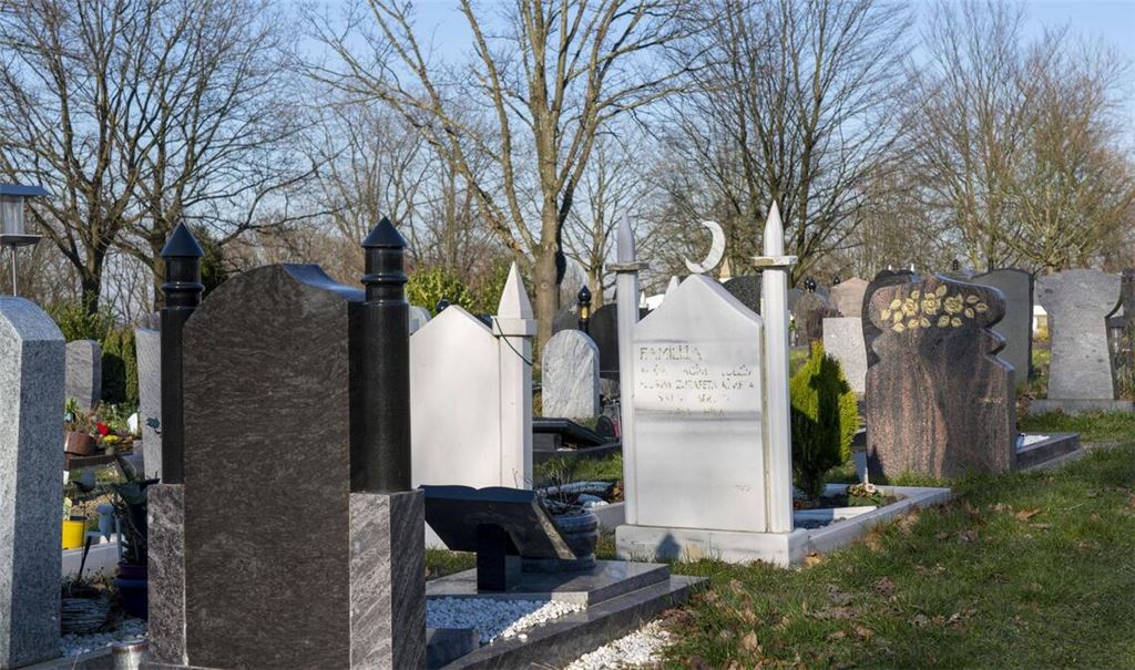 Auf einem Essener Friedhof sind Gräber auf einer islamischen Bestattungsstätte geschändet worden (Archivfoto).