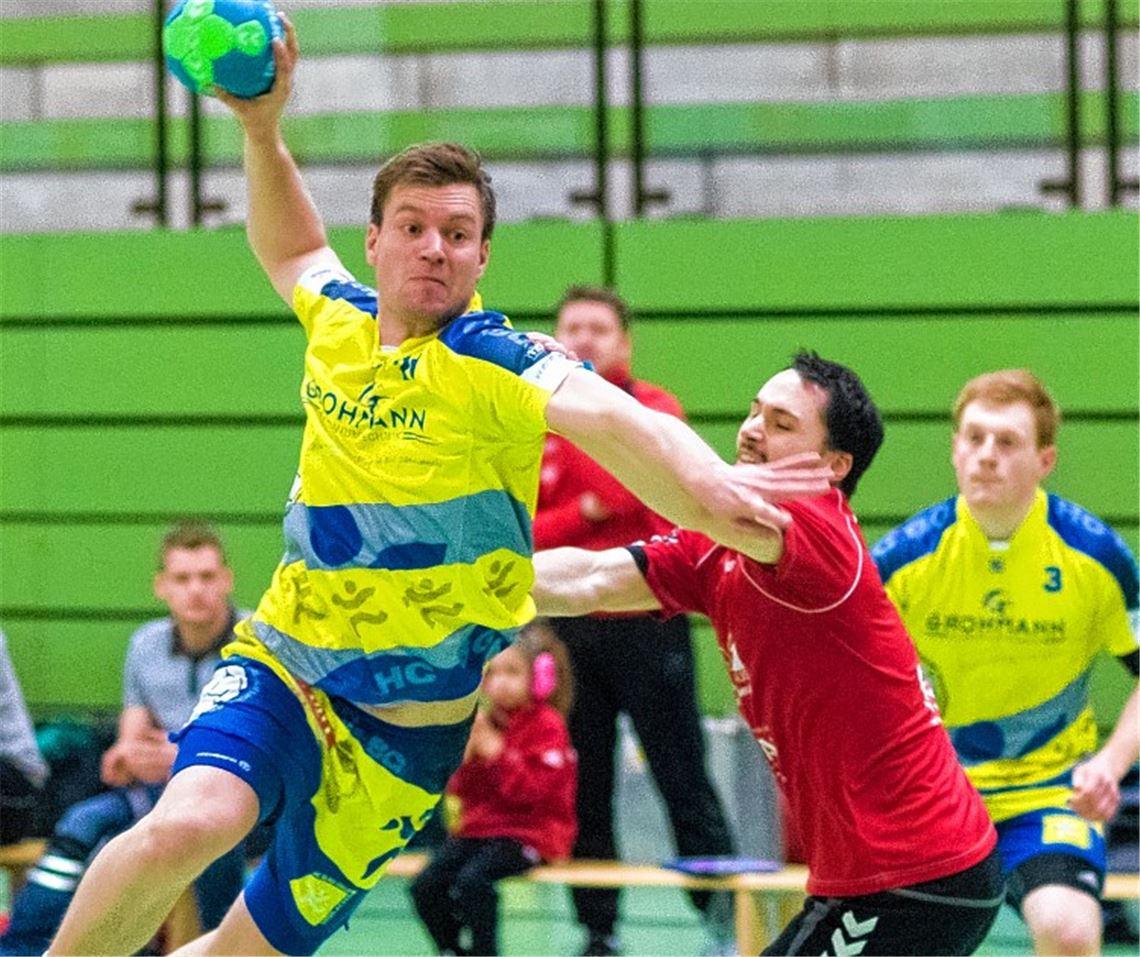 Auf einmal läuft es doch: Blau-Gelb Mühlacker setzt sich gegen Wössingen durch. Foto: Zschorsch