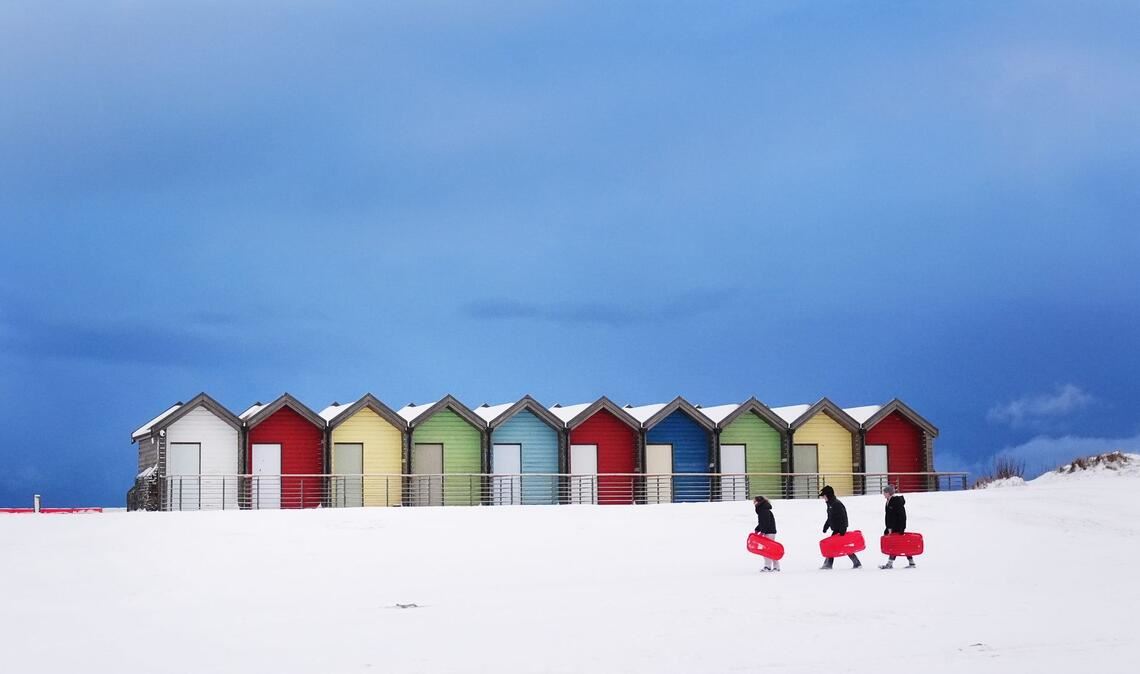 Auf geht's zum Schlittenfahren in Blyth in Großbritannien.