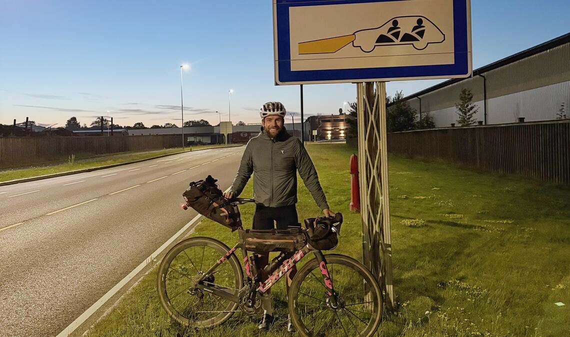 Auf seiner Tour durch Europa erreicht Jonas Deichmann mit dem Fahrrad auch Norwegen. Foto: Rutkowski