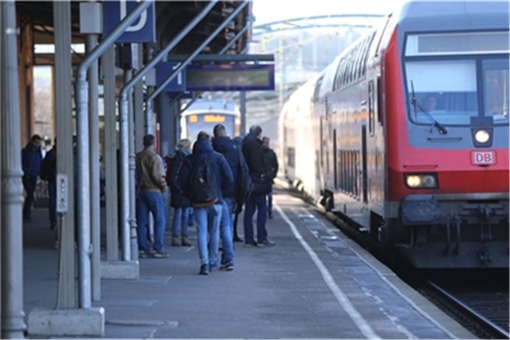 Auf wie viele Züge werden Bahnkunden wie hier am Bahnhof Mühlacker während der Streiktage vergeblich warten? Foto: Archiv