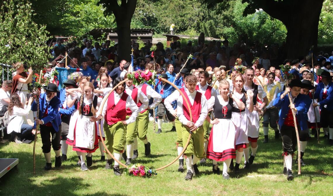 Auf zum Flößertanz! So feiert Vaihingen seine Tradition. Archivfoto: Arning