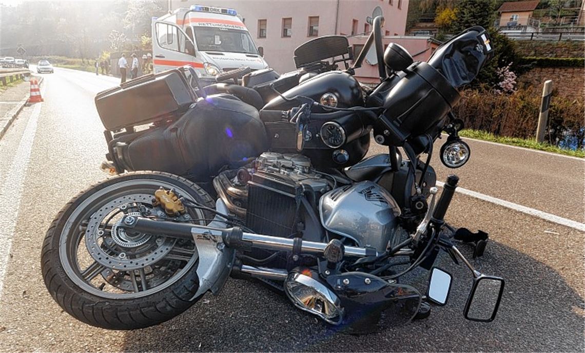 Auffahrunfall: An den Motorrädern entstand ein Totalschaden.
