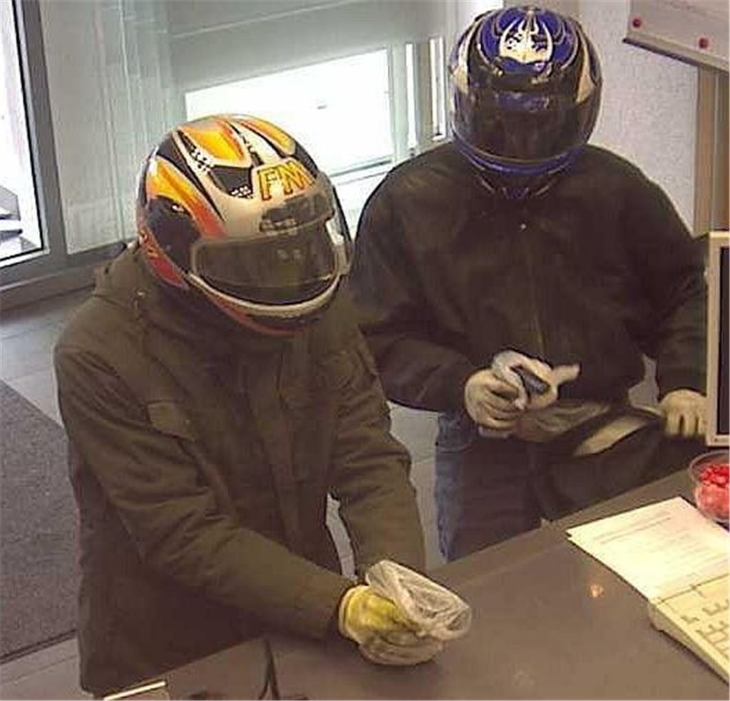 910_0008_129552_pol_Foto_Bankraeuber_Oeschelbronn_2