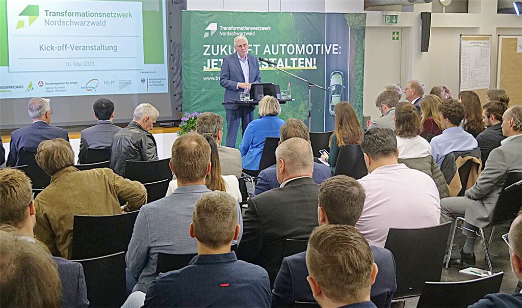 Auftakt für das Transformationsnetzwerk Nordschwarzwald: Zum „Kick off“ treffen sich etwa 150 Vertreter aus allen Bereichen von der Wirtschaft bis zur Politik. Foto: Friedrich