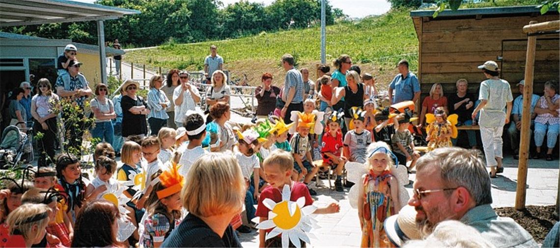 Auftakt zu einer Erfolgsgeschichte: das erste Sommerfest im neuen Stöckach-Kindergarten im Jahr 2003.