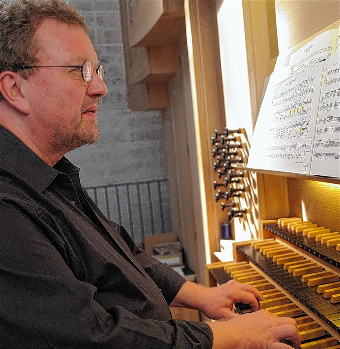 Bach-Stücke an der Grenzing-Orgel