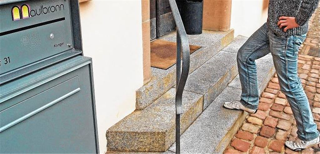 Aus dem Maulbronner Gemeinderat gibt es die Forderung nach einem barrierefreien Zugang zum Rathaus der Stadt. Was anderswo selbstverständlich ist, wird im Unesco-Weltkulturerbe wegen der strengen Denkmalschutzauflagen zu einem Problem. Ob die Rampe am Eingang des Verwaltungsgebäudes kommt, ist fraglich. Disselhoff