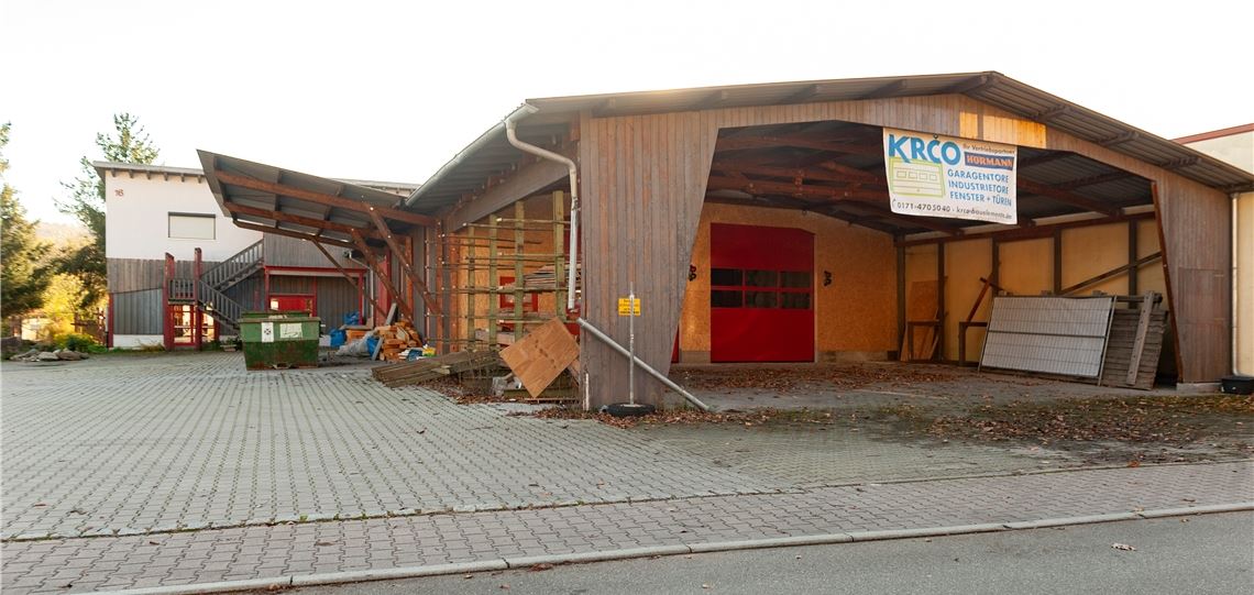 Aus einem Zimmereigebäude im Letten wird ein Feuerwehrhaus für die Abteilung Lomersheim.Foto: Fotomoment
