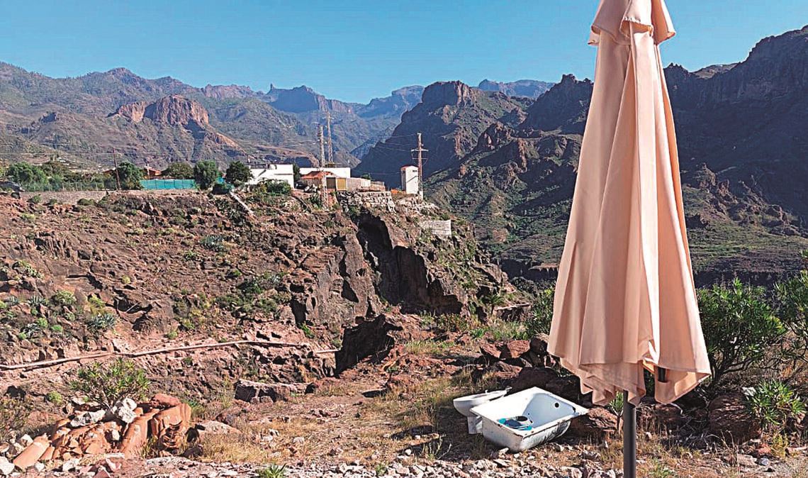 Ausblick: Ab Ostern sind die Berge von Mogán auf Gran Canaria die neue Heimat des Auswandererpaars. Fotos: privat