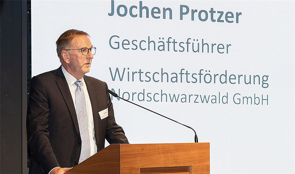 Ausblick: Jochen Protzer, der seinen Vertrag verlängert hat, bleibt bis zum Frühjahr 2027 an der Spitze der Wirtschaftsförderungsgesellschaft (WFG) Nordschwarzwald. Foto: privat