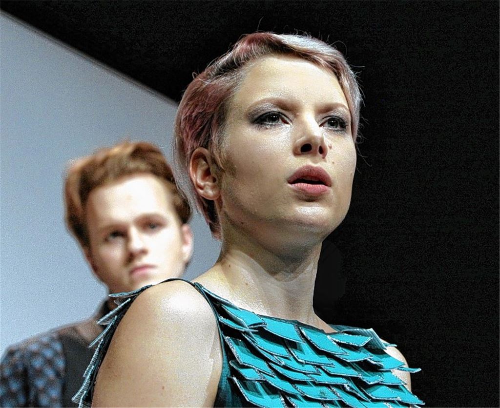 Ausdrucksstarkes Spiel: Peter Christoph Scholz (Jean) und Lydia Fuchs (Fräulein Julie).