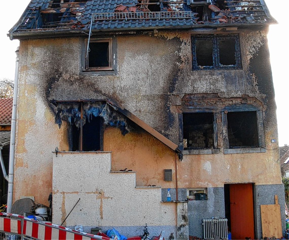 Ausgebranntes Haus. Foto: Garhöfer