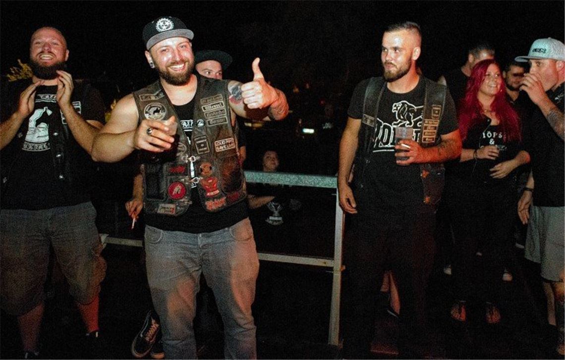 Biker treffen sich zur Sommerparty