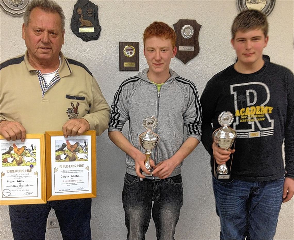 Ausgezeichnete Züchter (v.li.): Jürgen Schiller, Tobias Huß und Max Kurfiss. Foto: privat