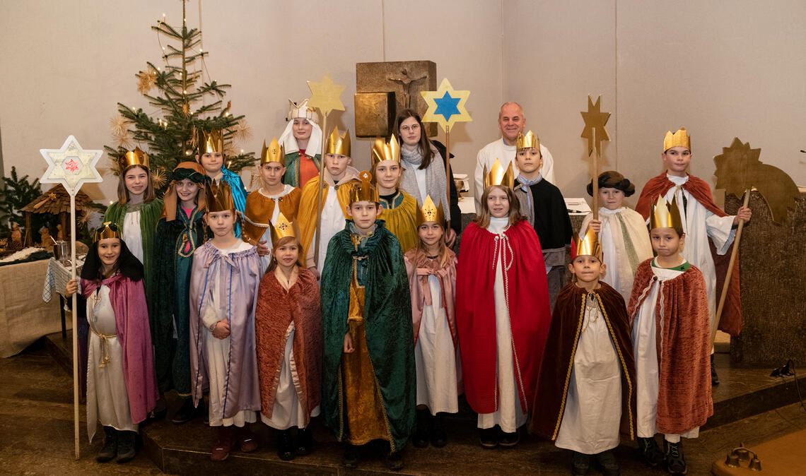Aussendungsgottesdienst in Enzberg: Jetzt geht’s los! Kinder sammeln Spenden für bedürftige Altersgenossen in aller Welt. Foto: Fotomoment