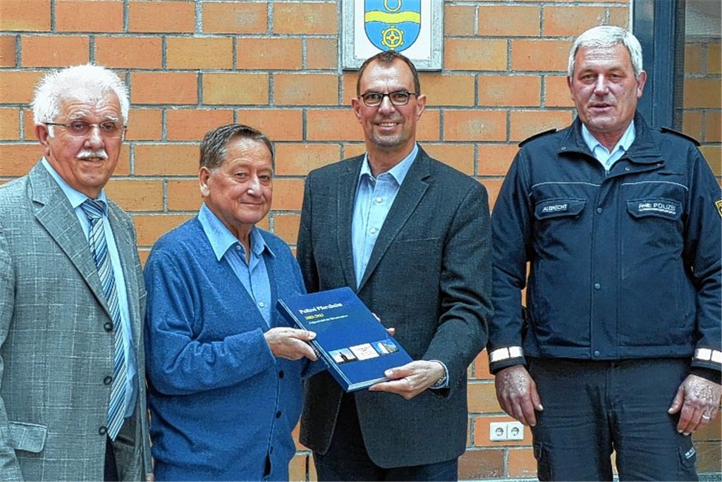 Chronik zeigt die Polizeigeschichte