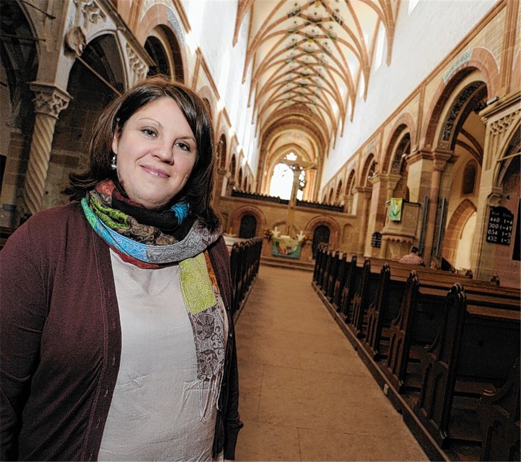 Außergewöhnliches Arbeitsumfeld: Sarah Baltes in der Klosterkirche, wohin auch 2015 die Klassik-Fans pilgern werden.