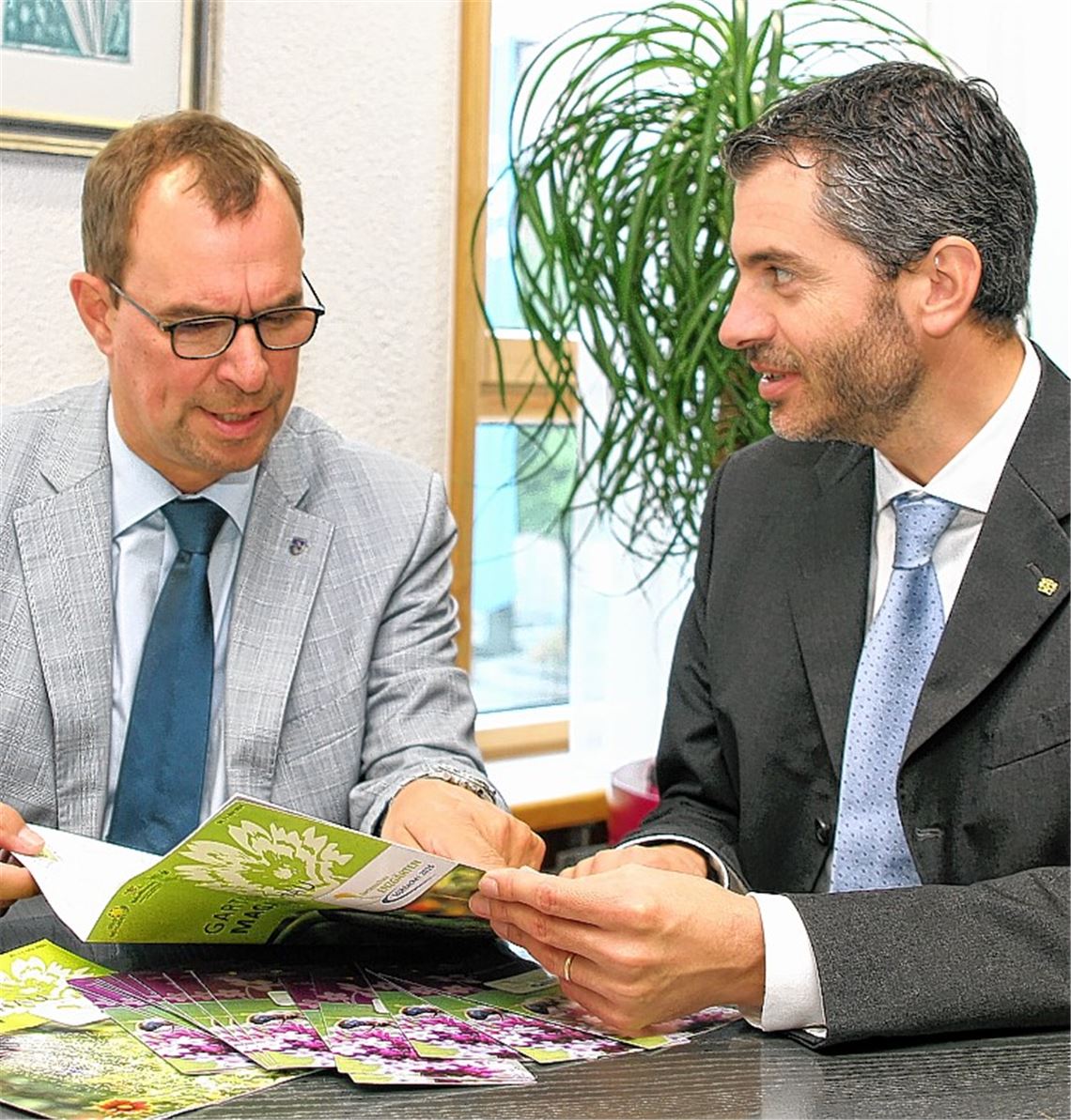Austausch: Riccardo Poletto (re.) zu Gast bei Oberbürgermeister Schneider.