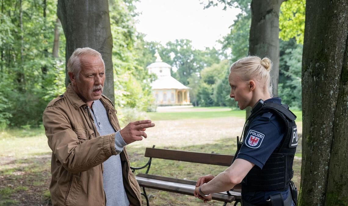 Austausch im Park: Rogov und seine Potsdamer Kollegin Klempke