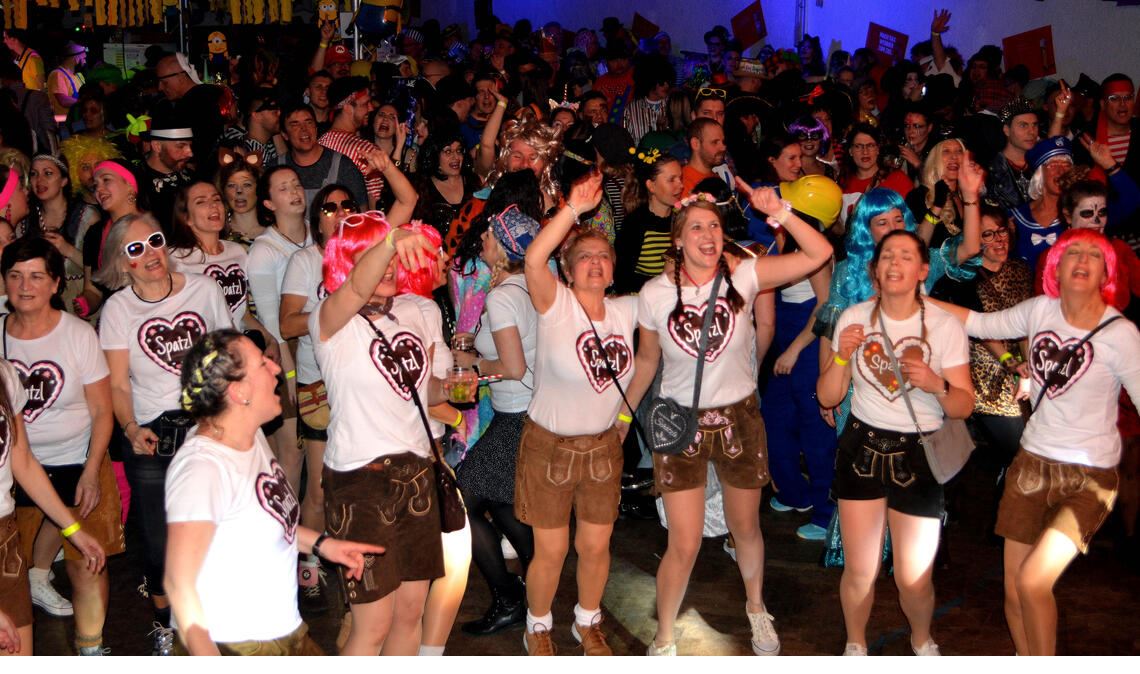 Ausverkauft: In der Enzberger Festhalle steigt am Samstagabend eine große Faschingsparty, die vom örtlichen Musikverein auf die Beine gestellt wird. Fotos: Stahlfeld