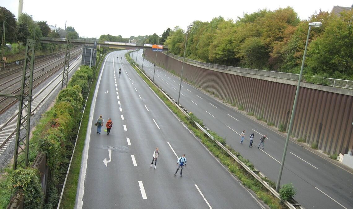 Autofreier Sonntag 2009 auf der Bielefelder Stadtautobahn – aber nicht 2026 am Brenner.