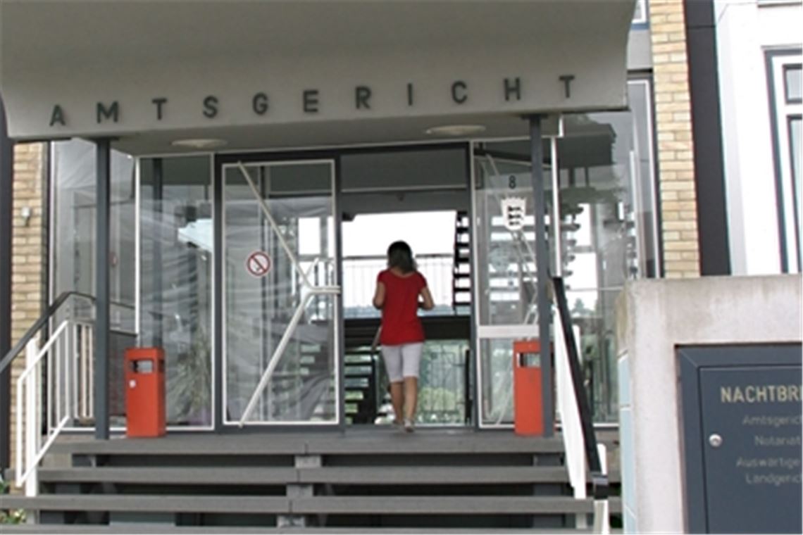 Automatenaufbrüche: Handy-Daten belasten die Angeklagten Automatenknacker müssen sich vor dem Amtsgericht Pforzheim verantworten. Foto: Archiv
