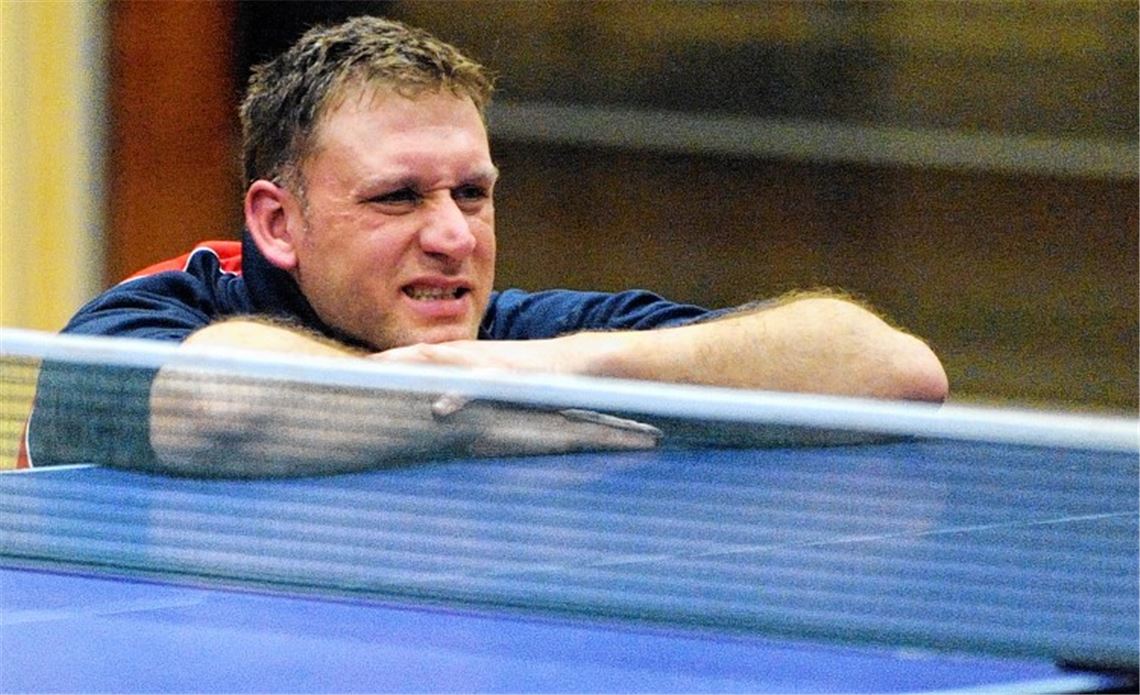 Autsch! Die Miene von Diefenbachs Nummer zwei Alexander Henning spricht Bände. Das TTR-Team verliert das Verfolgerduell der Kreisliga 3 gegen Heimsheim.