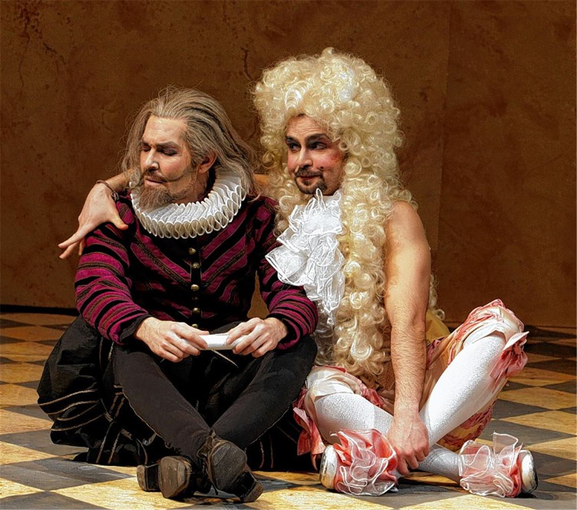 Axel Humbert als Don Magnifico (li.) und Aykan Aydin als Dandini.