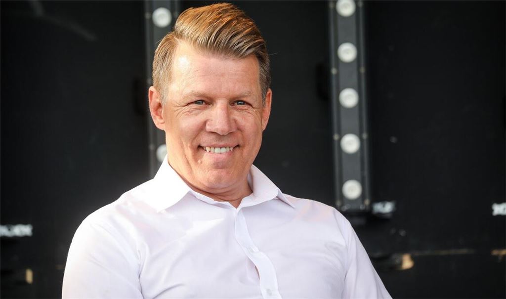 Axel Kahn äußert sich bei Sky zum Bayern-Beben.