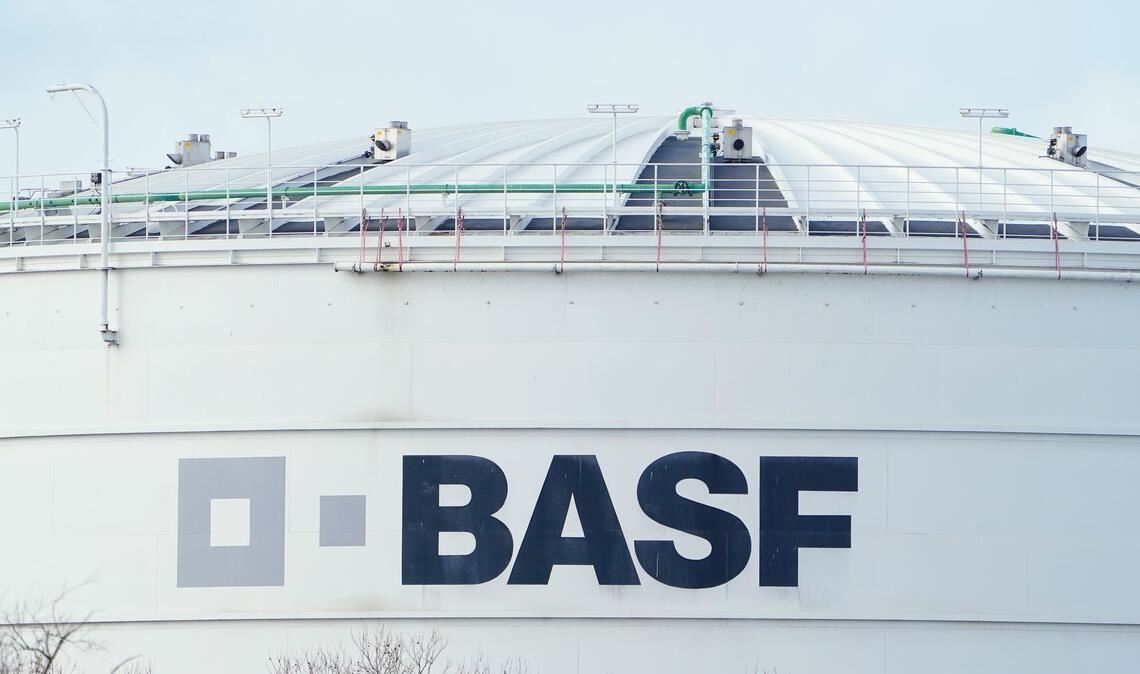 BASF in Ludwigshafen: Kostendruck, hohen Energiepreisen und einer zu geringen Auslastung am Stammwerk. (Archivbild)
