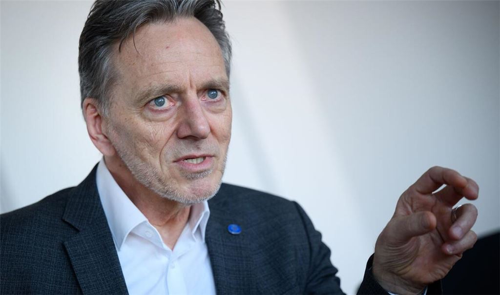 BKA-Präsident Holger Münch ist offen für die Debatte über ein Social-Media-Verbot. (Archivbild)