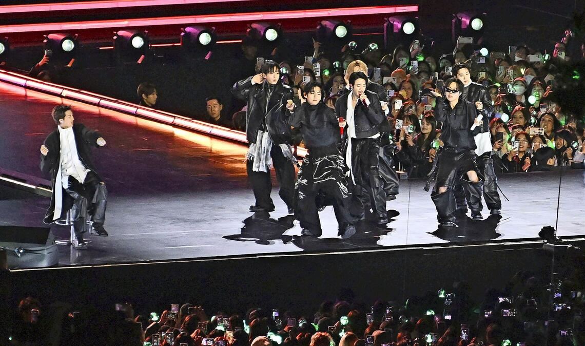 BTS  endlich wieder auf der Bühne: Das Comeback-Konzert im  Gwanghwamun Square in Seoul am 21. März.