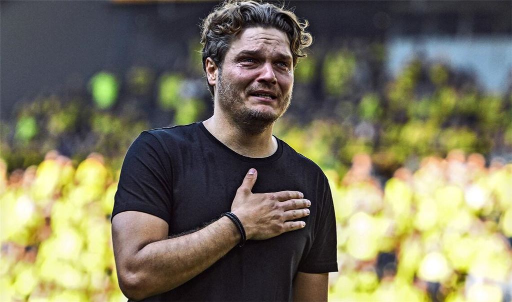 BVB-Trainer Edin Terzic weint nach der verlorenen Meisterschaft, doch das Stadion feiert ihn.
