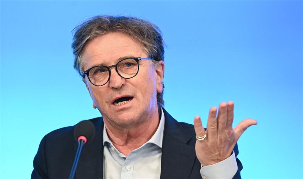 Baden-Württembergs Sozialminister Manfred Lucha (Grüne) hat mit seinem Interview eine rege Debatte ausgelöst.