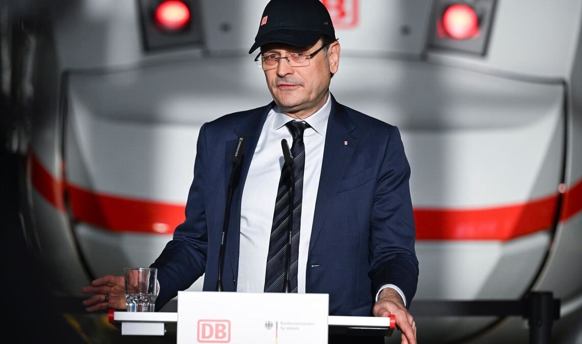 Bahn-Fernverkehrsvorstand Peterson erwartet mit neuen Verbindungen deutlich mehr Passagiere im Europaverkehr. (Archivbild)