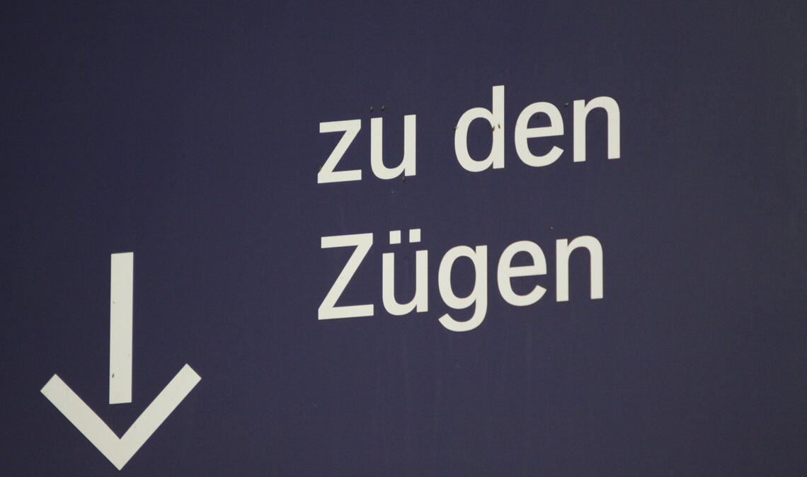 Bahnreisende müssen aufpassen: Ende Februar wird der Fahrplan durcheinandergewirbelt. Symbolfoto: Archiv 