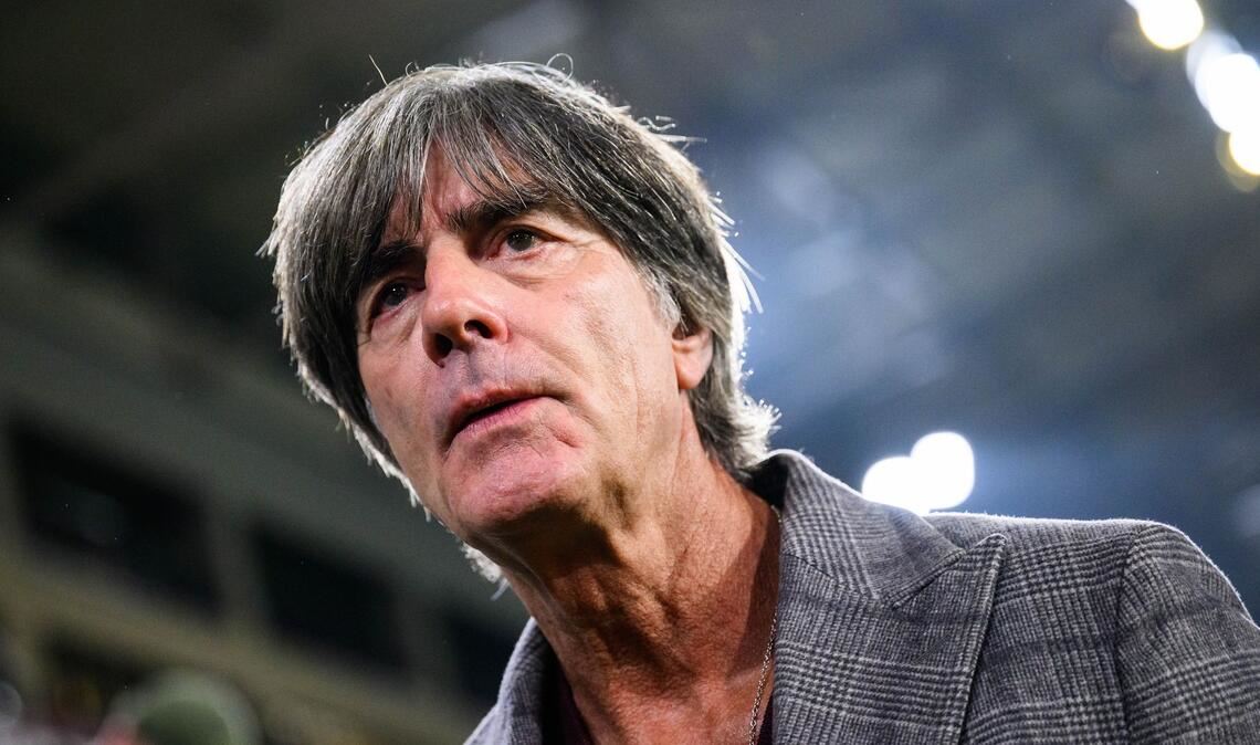 Bald wieder im Stadion an der Seitenlinie? Joachim Löw reagiert auf ein Gerücht. (Archivbild)