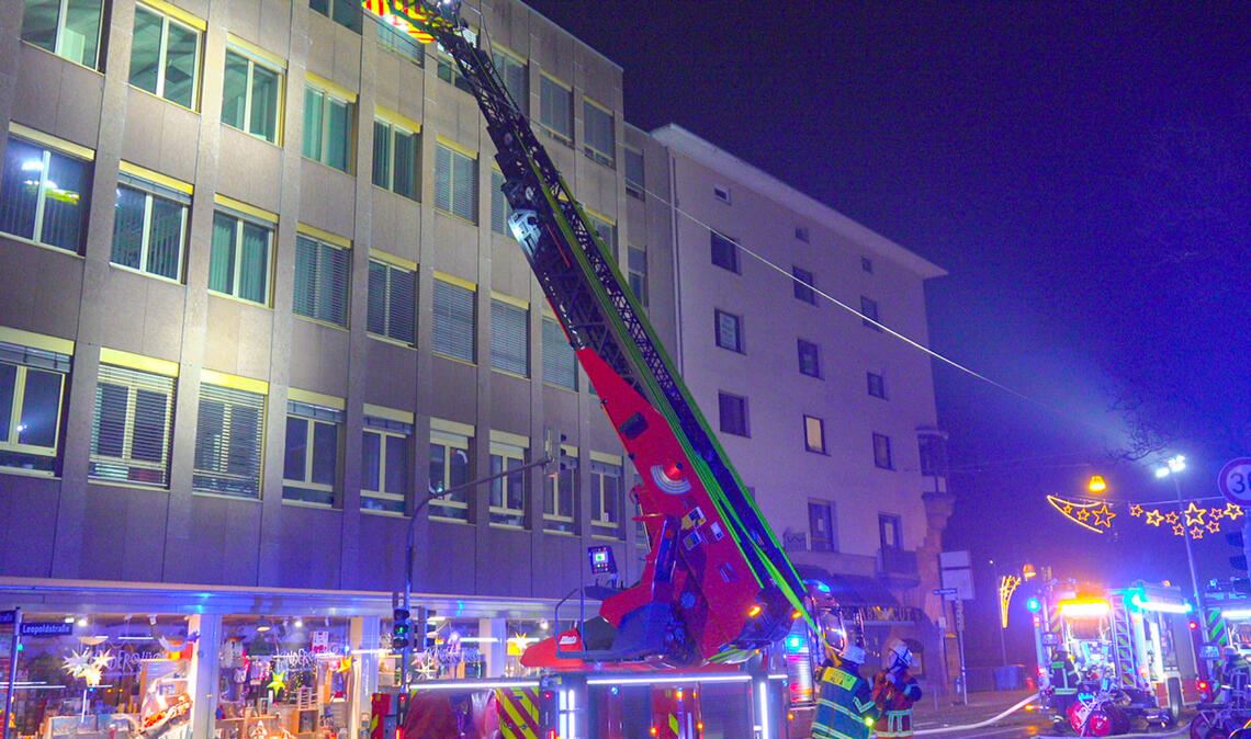Balkonbrand an der Leopoldstraße in Pforzheim. Foto: EinsatzReport24